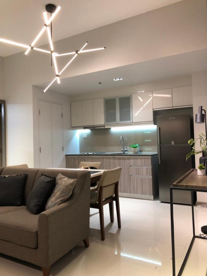 One Uptown Residence Taguig Exterior photo